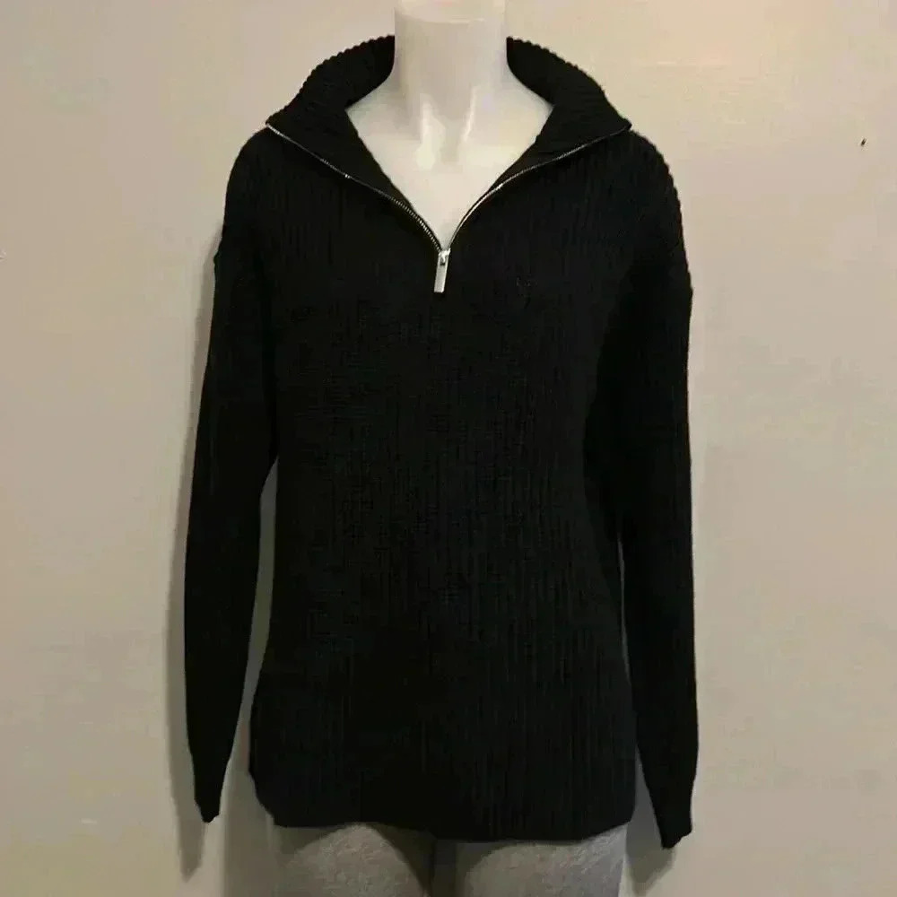 Rue 21 black ribbed women’s sz M sweater with silver zipper